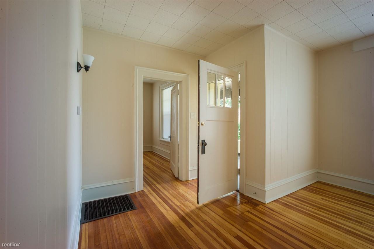 1117 Pine St - Photo 2 of 10