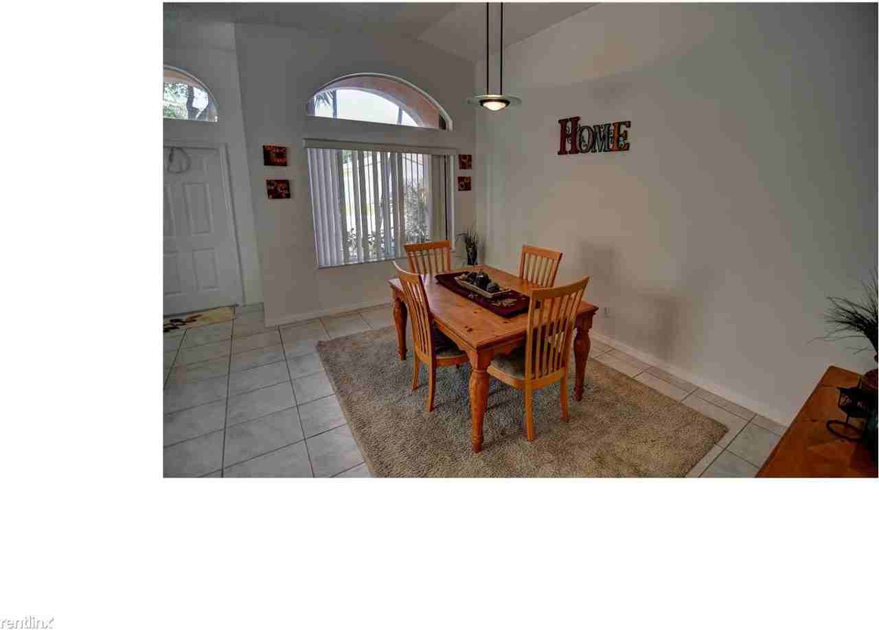 1670 SW 106th Terrace - Photo 2 of 5