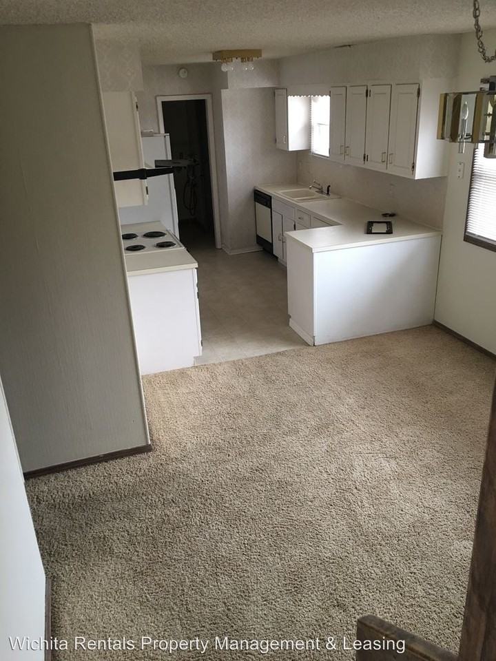 8314 E Mt Vernon St - Photo 3 of 8