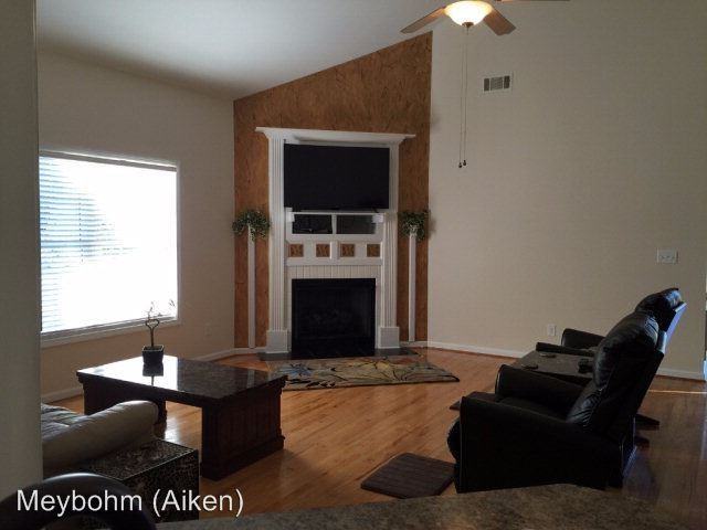 78 Highgrove Ct - Photo 3 of 13