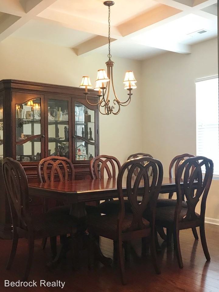 151 Emma Ct - Photo 3 of 38