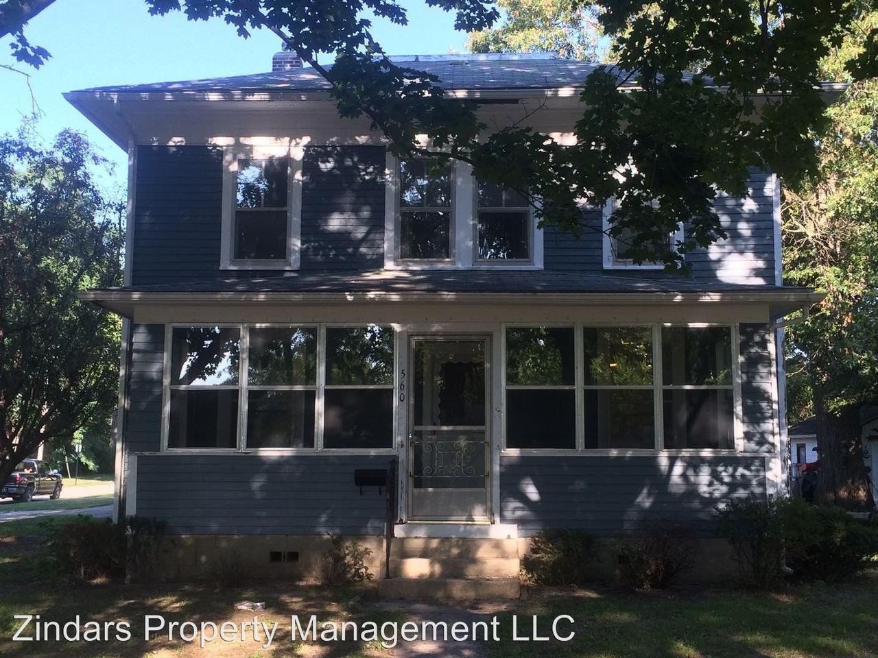 560 N 4th St - Photo 2 of 8