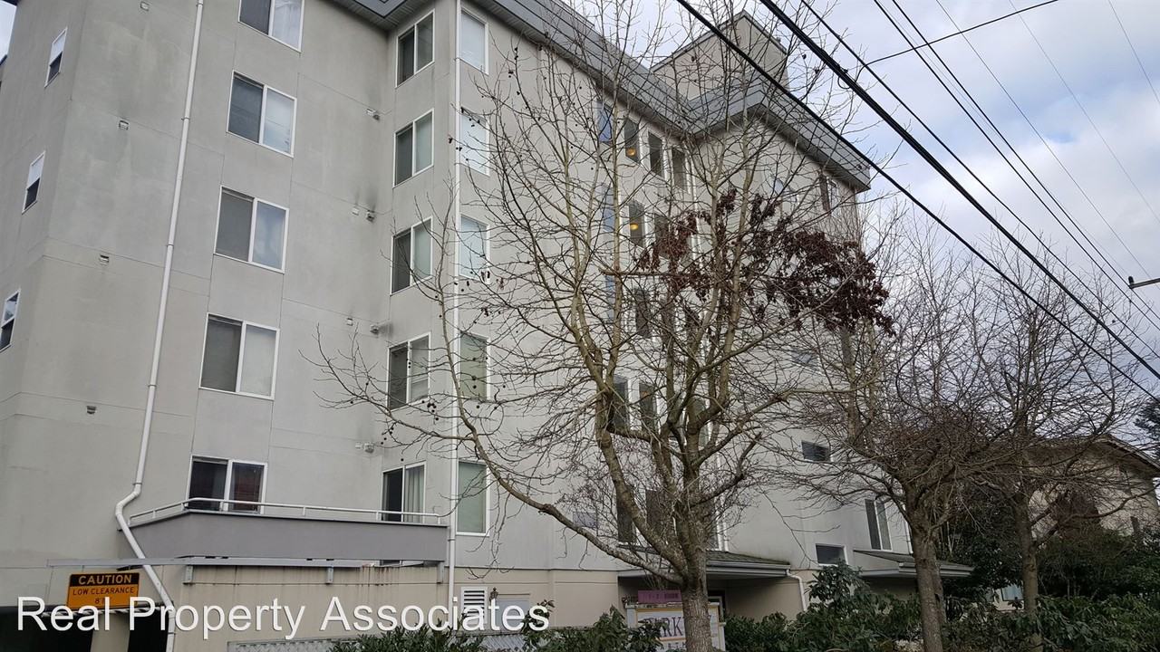 14019 - 32nd Avenue NE - Photo 2 of 11