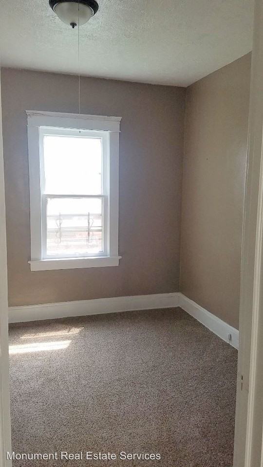 12101 Parkview Ave - Photo 2 of 9