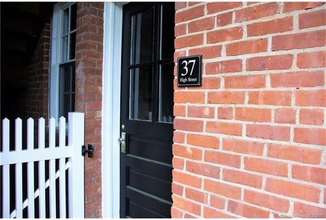 35 Suffield Meadow Dr - Photo 2 of 18