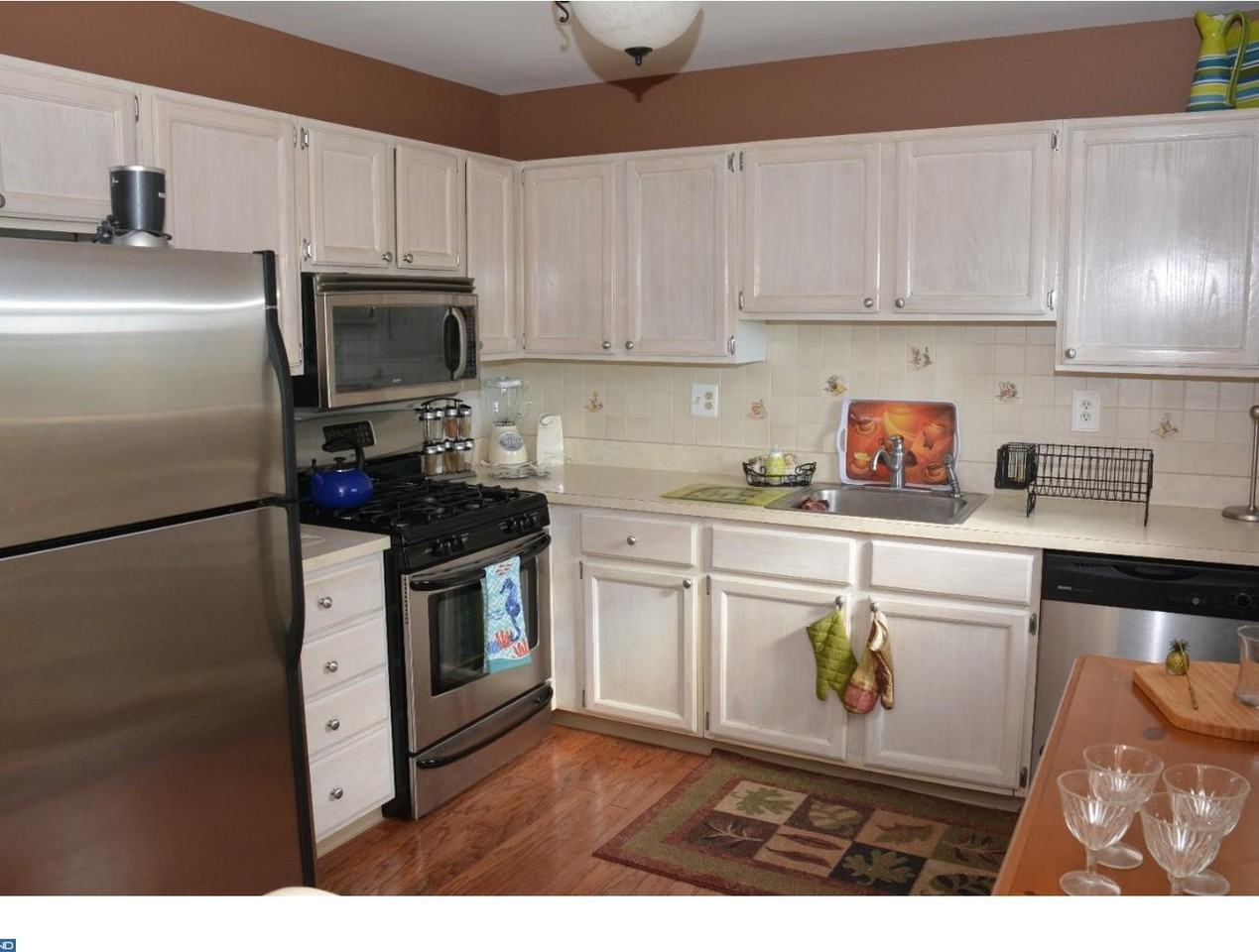 558 Canterbury Rd - Photo 3 of 14