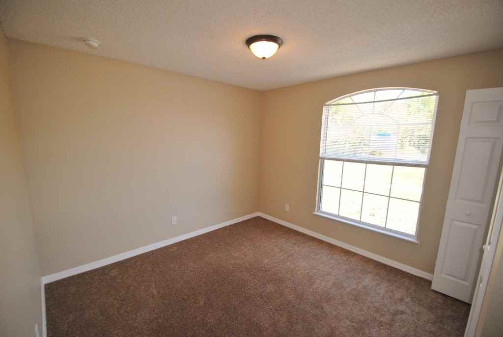 2425 Merry Rd - Photo 3 of 10