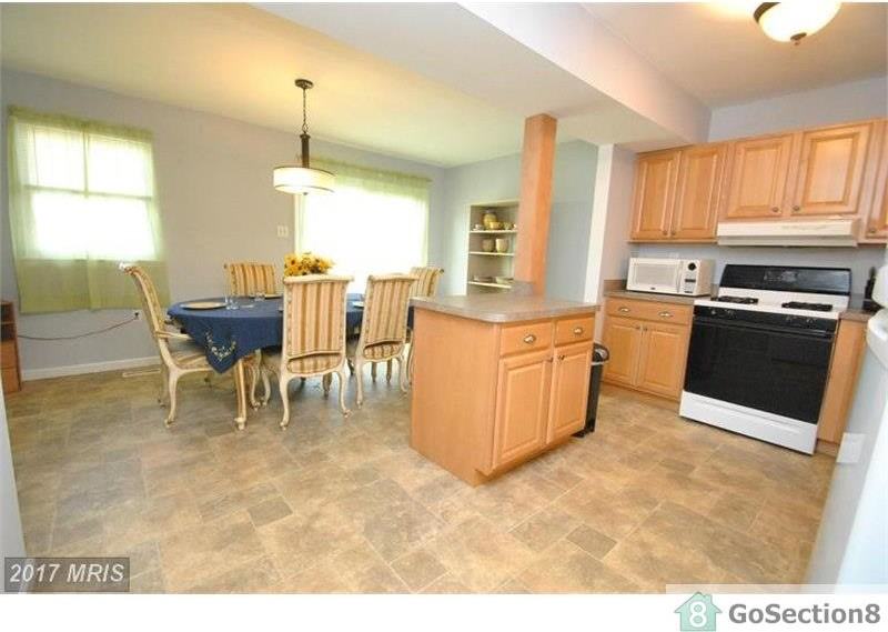 104 King Charles Cir - Photo 2 of 9