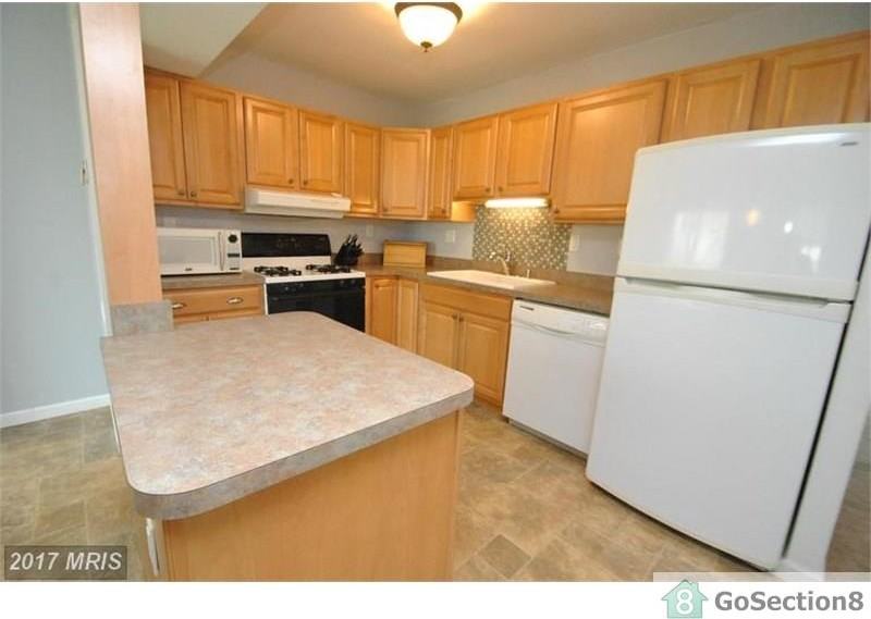 104 King Charles Cir - Photo 3 of 9