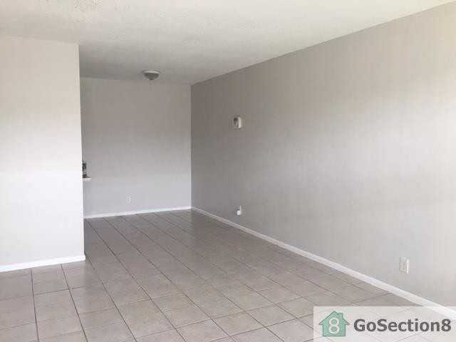 5200 NW 18th Pl - Photo 3 of 5