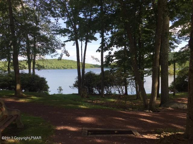 102 Midlake Dr - Photo 3 of 18