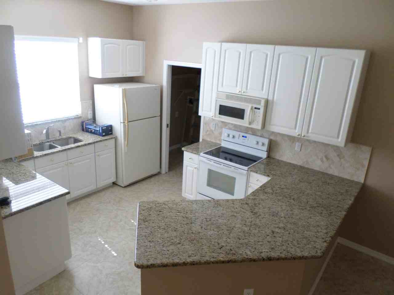 2652 Tottenham Dr - Photo 3 of 23