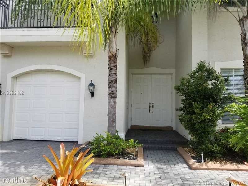 17479 SW 54th St - Photo 2 of 27