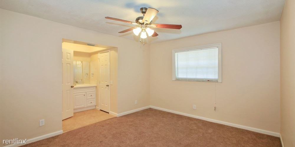 7400 NW 14th St - Photo 3 of 19