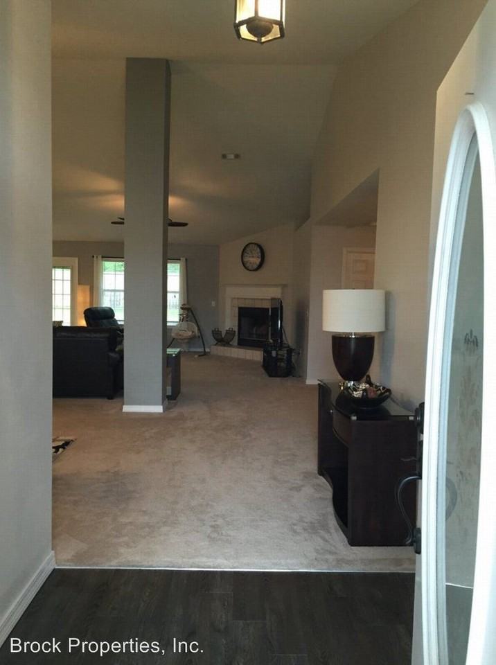 674 Shiloh Dr - Photo 3 of 39