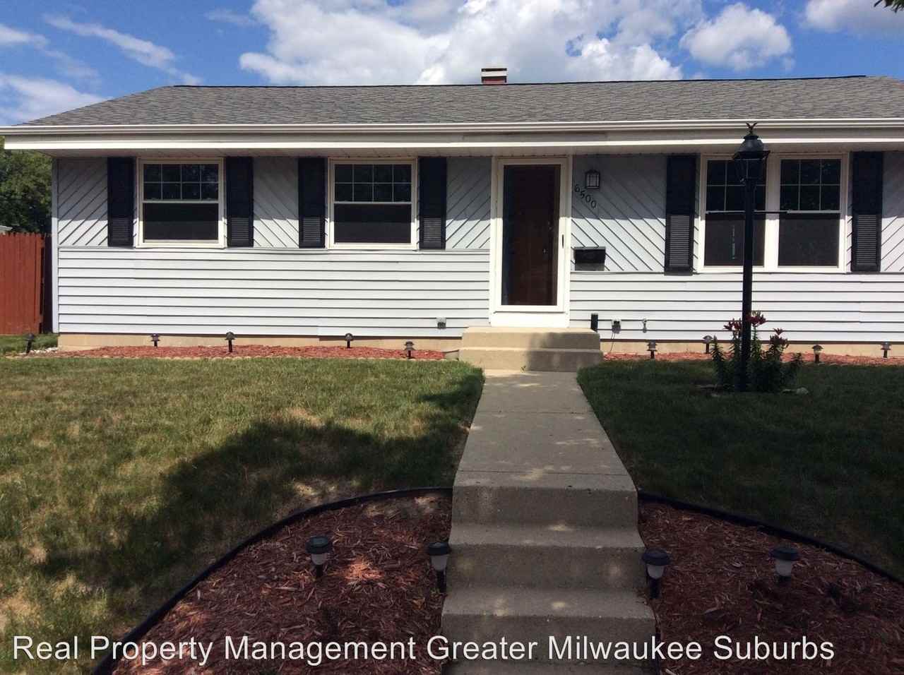 6500 N 66th St - Photo 2 of 3