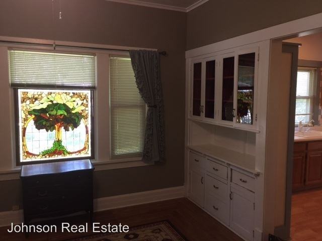 903 E Burlington Ave - Photo 2 of 6