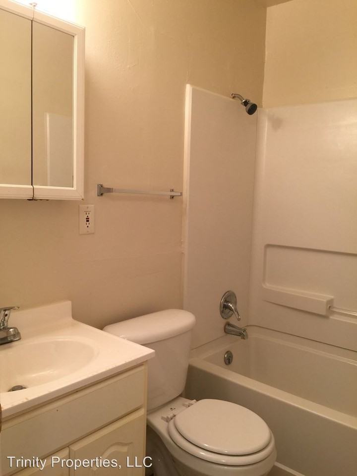 3361 SW Brendan Ave - Photo 3 of 4