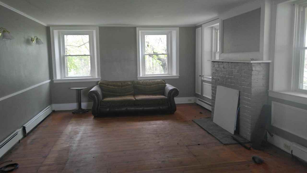 7955 Victor Mendon Rd - Photo 3 of 8