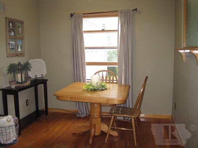 606 Saratoga Ave - Photo 3 of 22