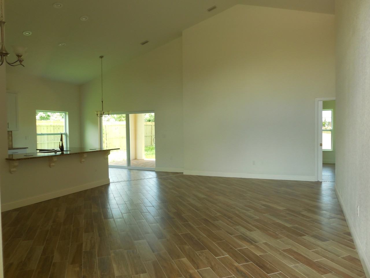 1950 Lillian Ave - Photo 3 of 23