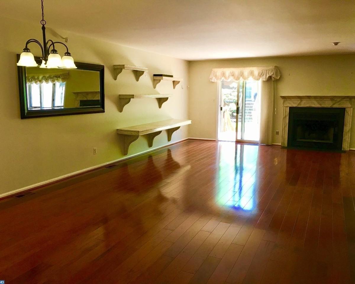 19 Hanover Ct - Photo 2 of 25