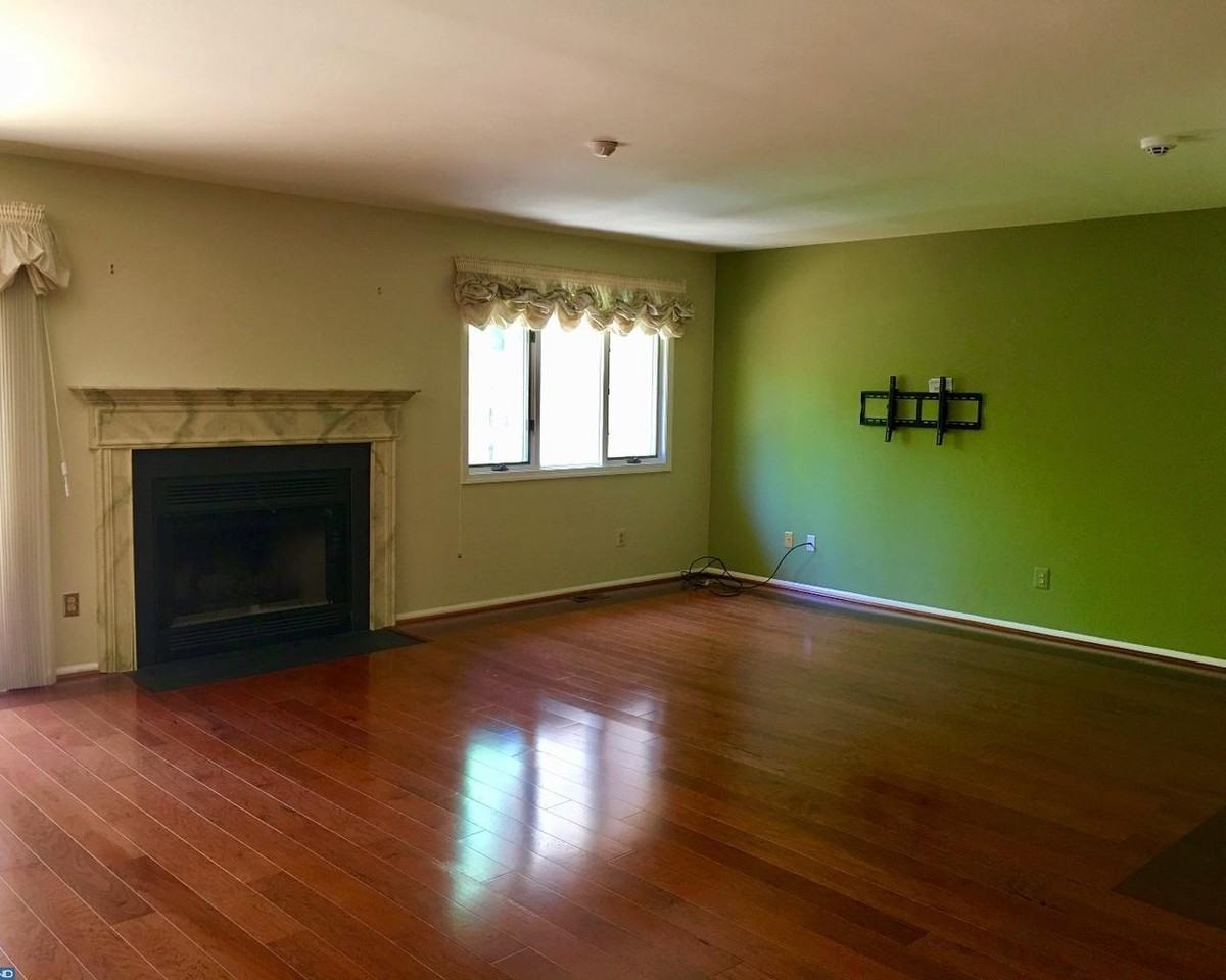 19 Hanover Ct - Photo 3 of 25