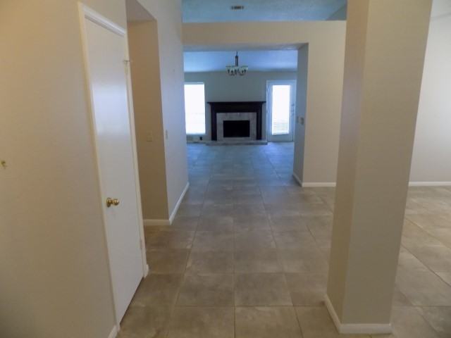 3907 Ashwood Dr - Photo 3 of 13