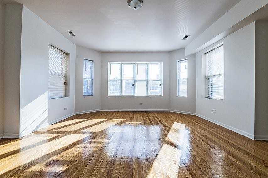 7938 S Hermitage - Photo 2 of 6