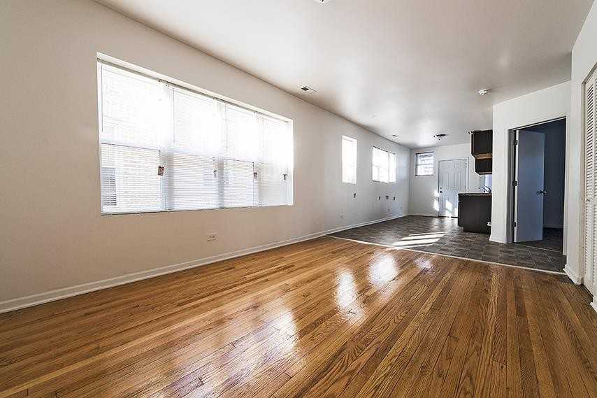7938 S Hermitage - Photo 3 of 6