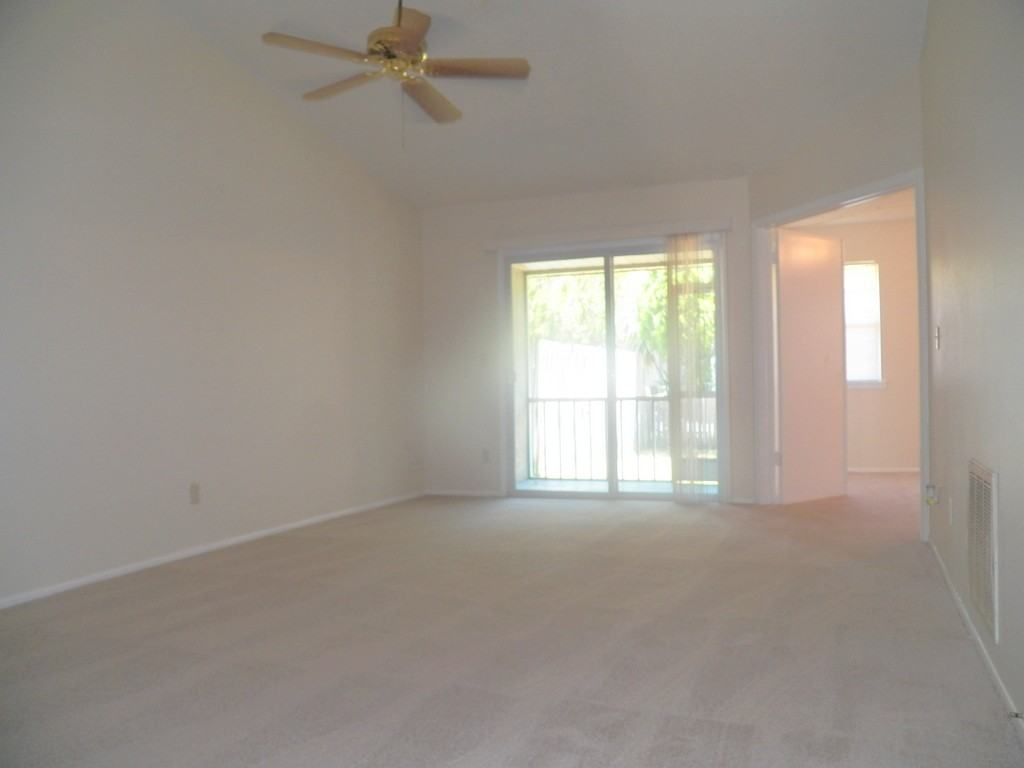 3269 Cloverplace Dr - Photo 3 of 12