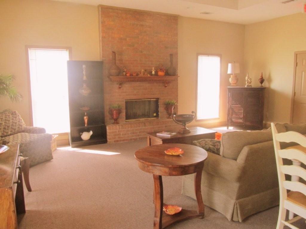 Serene at Northside (fka Knollwood Manor) - Photo 2 of 14