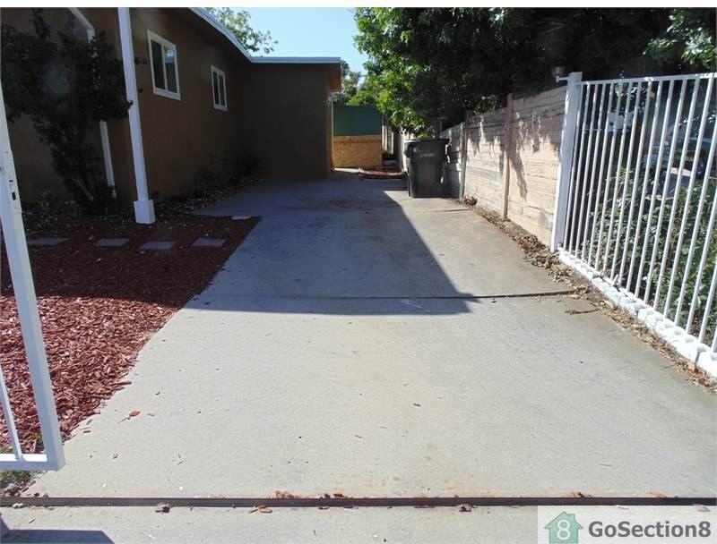 4418 Tremont St - Photo 3 of 8