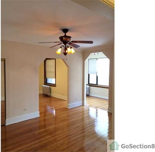 7263 S South Shore Dr #1P - Photo 2 of 5