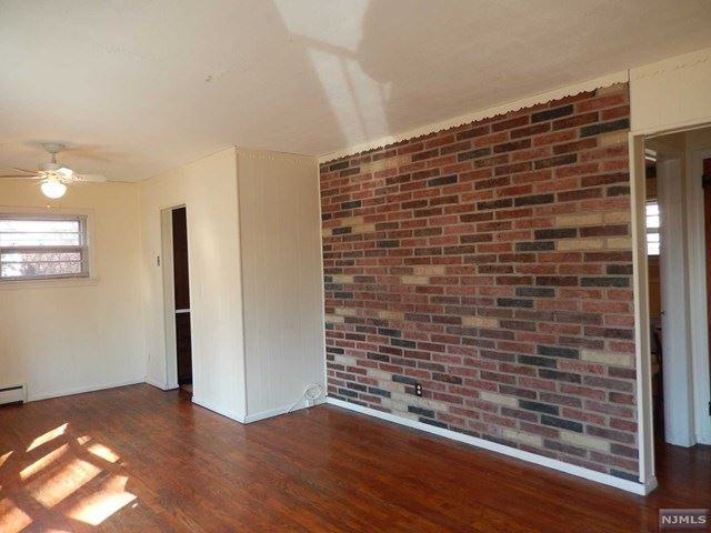 137 Lincoln Pl - Photo 3 of 10