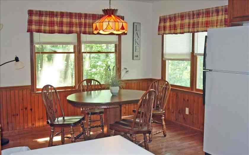 557 Skyview Dr - Photo 3 of 19