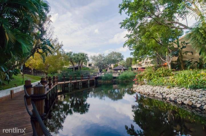 724 St Albans Dr - Photo 3 of 16