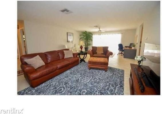 1270 SW 14th St - Photo 3 of 16