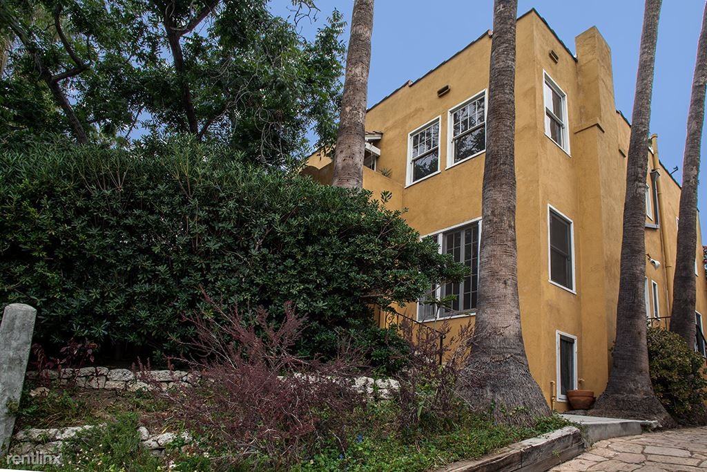 1918 Whitley Ave - Photo 2 of 33