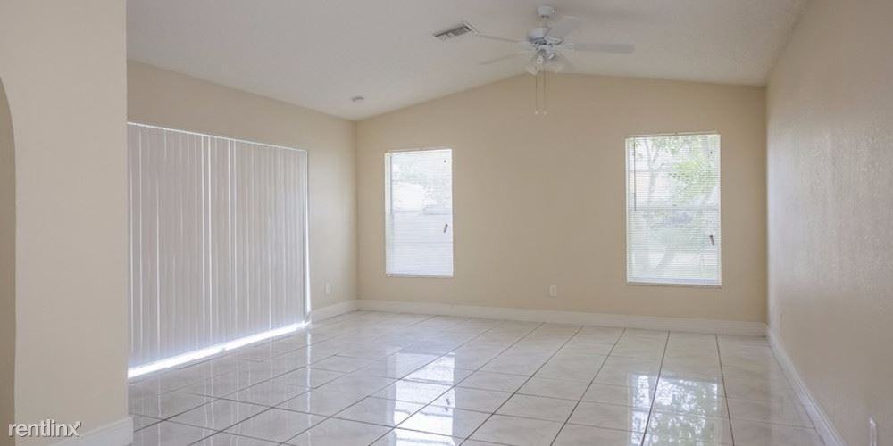 8520 NW 45th St - Photo 3 of 17