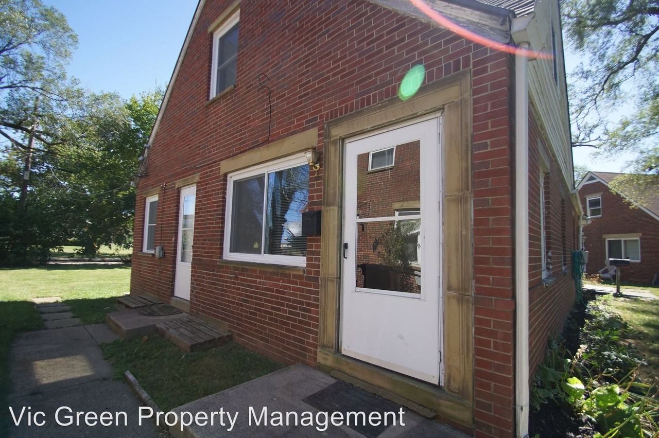 406 Wallace Dr - Photo 2 of 12