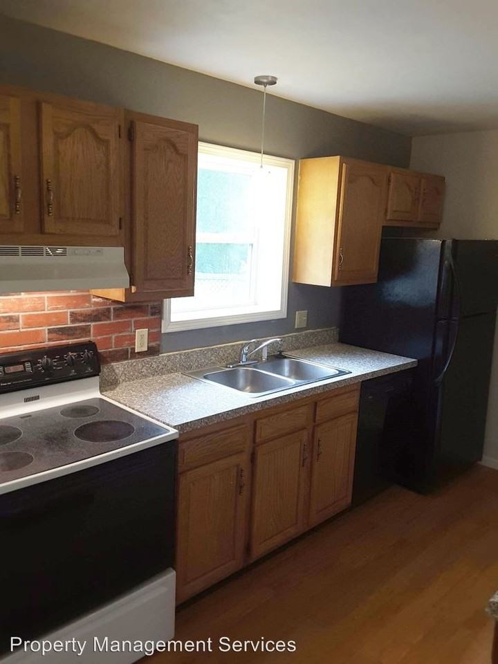 930 Michigan Ave - Photo 2 of 14