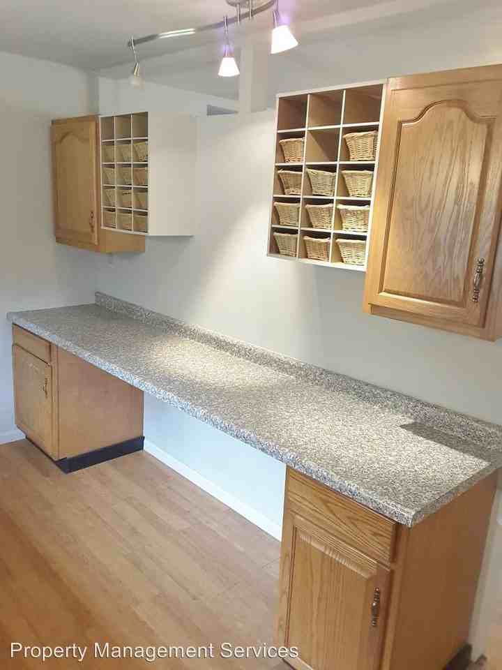 930 Michigan Ave - Photo 3 of 14