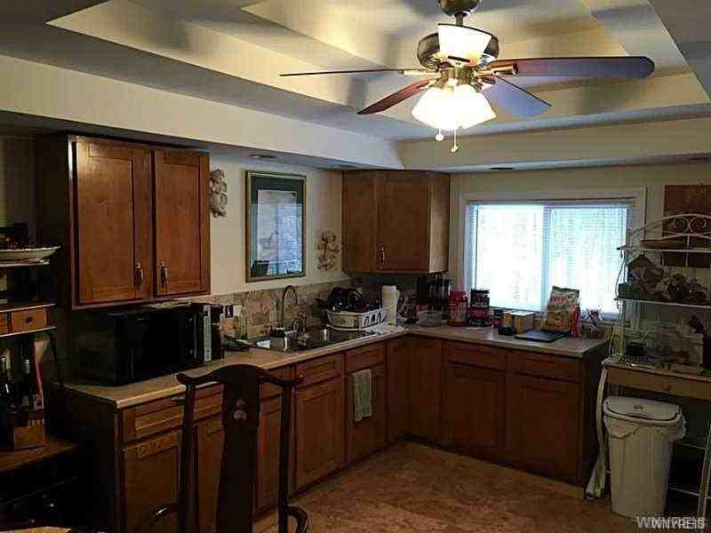 481 Poplar Ave - Photo 3 of 10