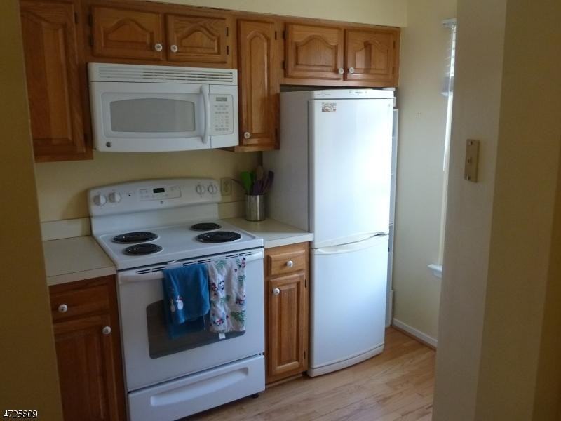 19 Rushmore Ln - Photo 2 of 19