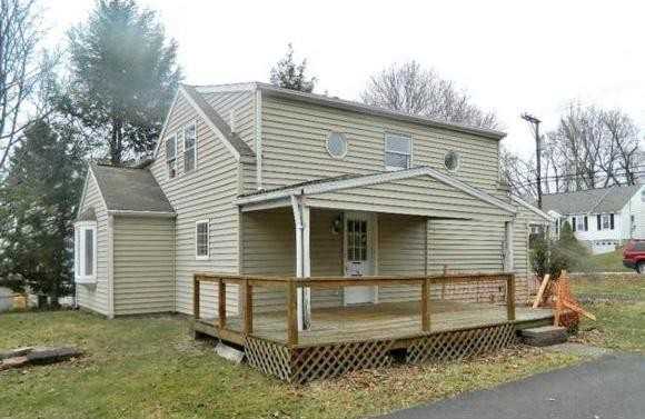 1164 Glenwood Rd - Photo 2 of 10