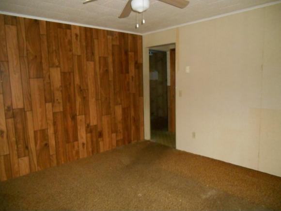 20 N Broad St - Photo 3 of 10