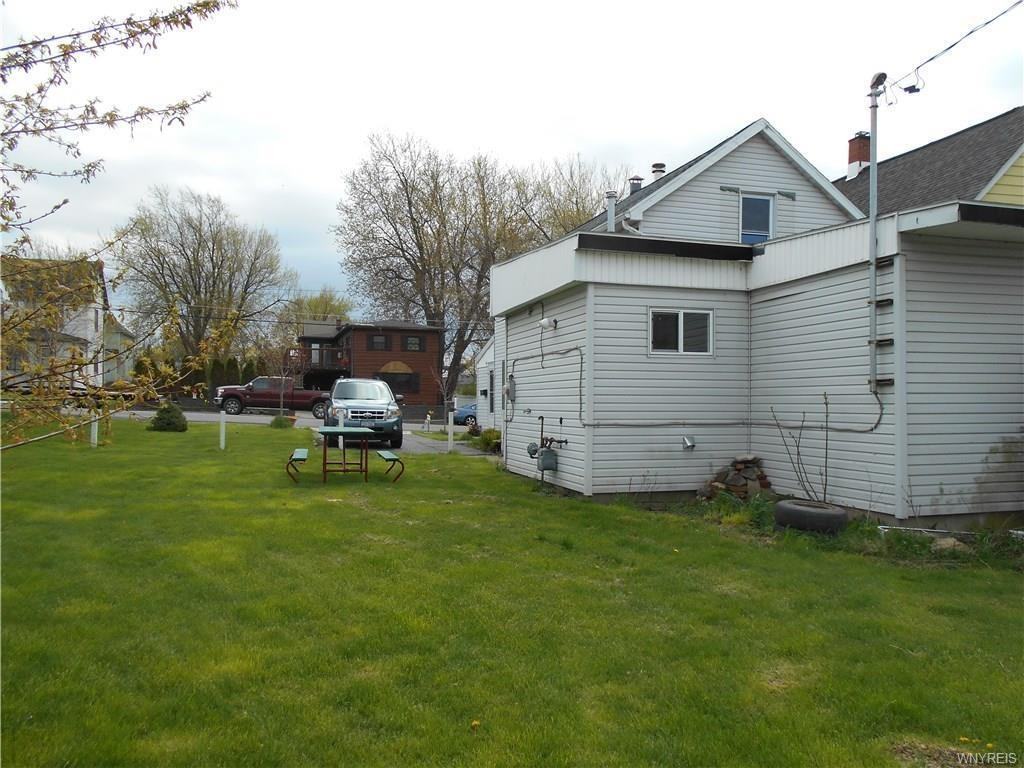 3680 3rd St - Photo 3 of 24