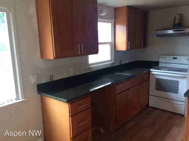 8710 10th Ave S - Photo 3 of 15