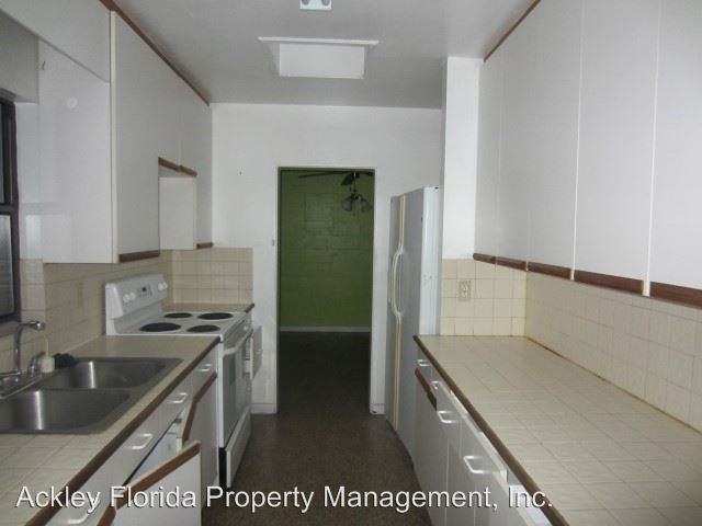 2401 W Catherine St - Photo 2 of 9